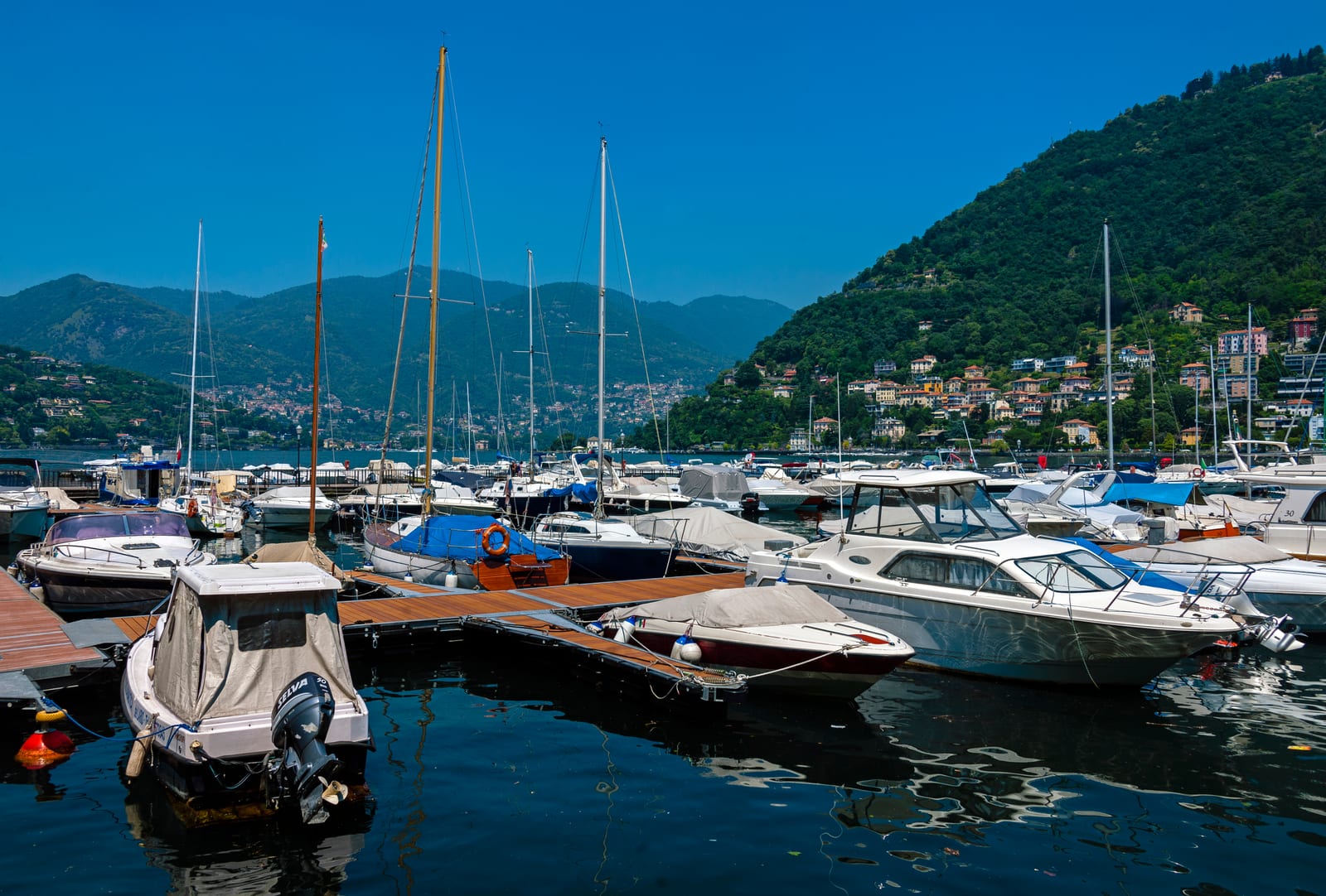 The city of Como and its cathedral seen from the lakefront