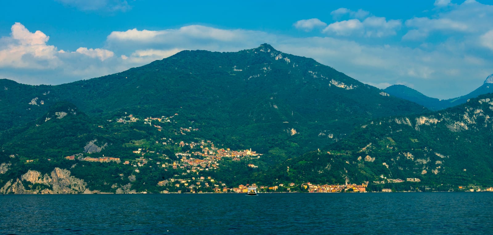 Lake Como ferry approaching the shore